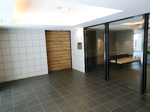 ロビー　オートロック設置　安心のセキュリティ