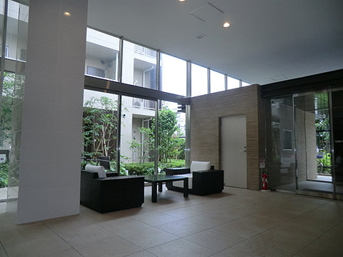 ロビー 吹き抜けになっているロビー