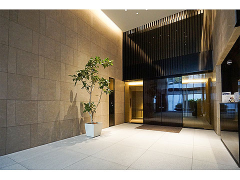 エントランス　ブランズ麻布狸穴町の共用部 (3)