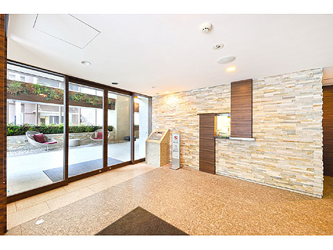 ロビー ロビー内には植栽が多くございます