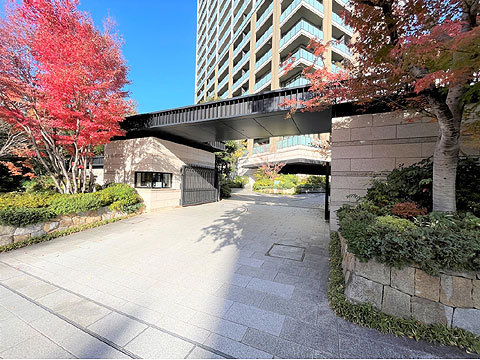 エントランス プラチナゲート・カーゲート 24時間有人管理