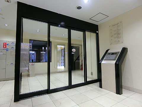 エントランス　風除室