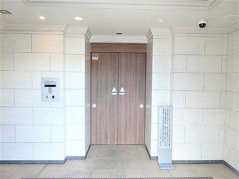 エントランス エントランス内