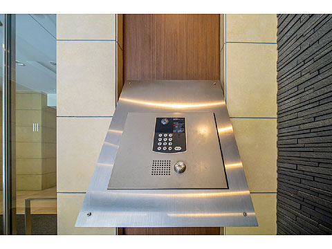 エントランス　TVモニター