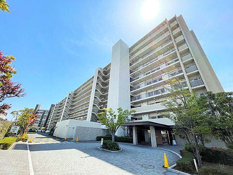 現地外観写真　２駅２路線利用可能