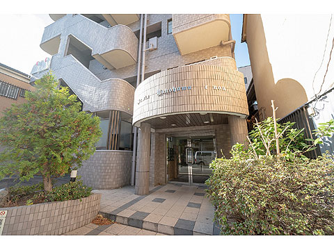 エントランス　居住者を出迎えるエントランス