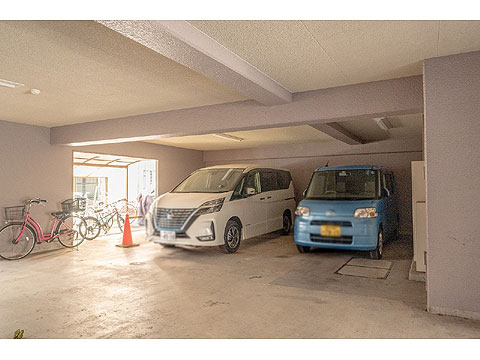 駐車場　駐車場