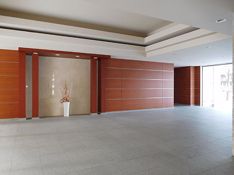 ロビー　≪エントランス・ロビー≫　天然石をふんだんに使ったエ