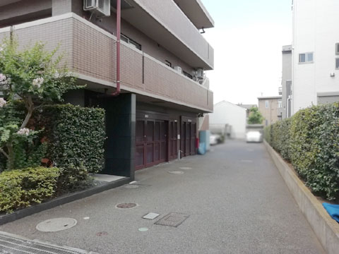 駐車場 駐車場入口