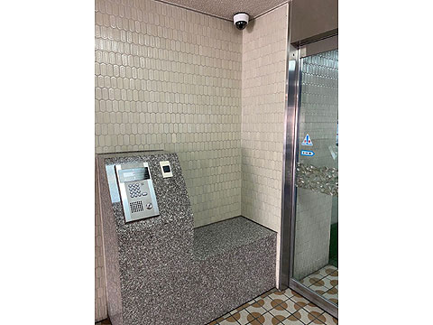 その他共用部 オートロック。防犯カメラです。