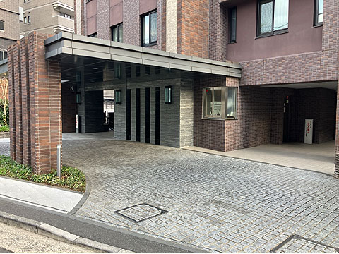 現地外観写真 車寄せ