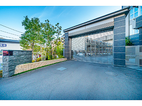 その他共用部 駐車場入口