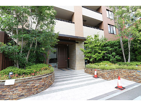 エントランス エントランス前