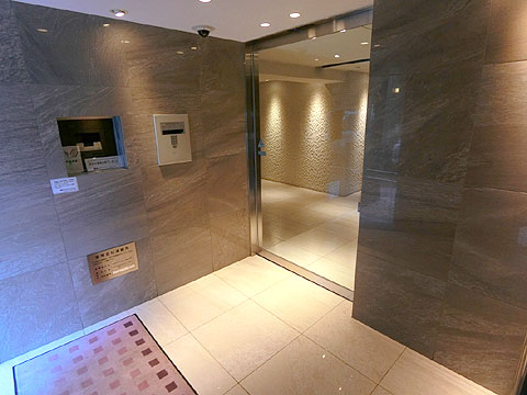 エントランス エントランス内部