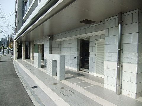 エントランス　前面道路