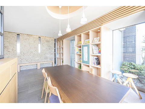 ロビー つなぐラウンジ