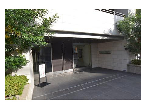 エントランス 凛とした落ち着きをベースとしたエントランス