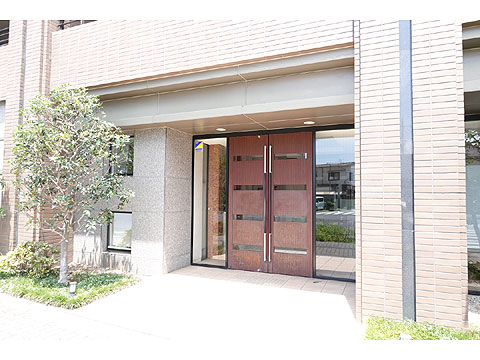 現地外観写真 マンション入口