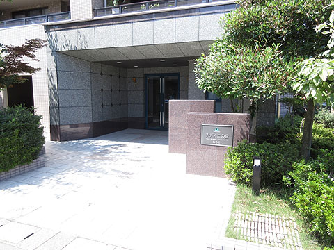 現地外観写真　エントランス入口