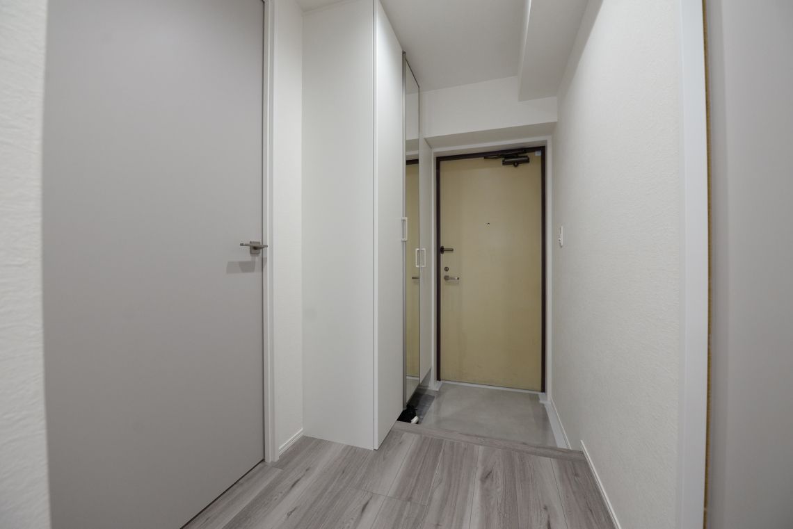 ライオンズヒルズ桜坂玄関