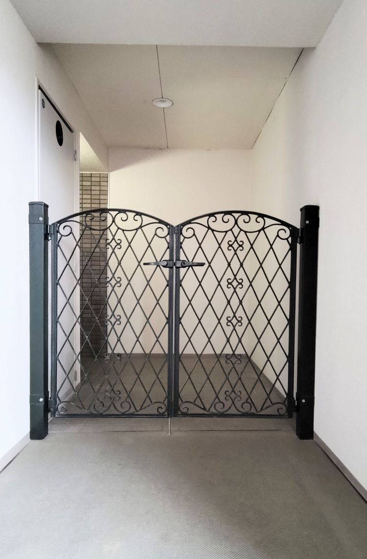 ロイヤルアーク藤崎南玄関