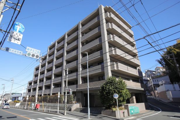 ビツグヴアン磯子汐見台現地外観写真