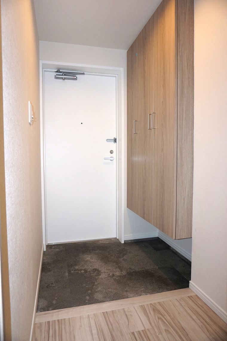 ファミール伊島玄関