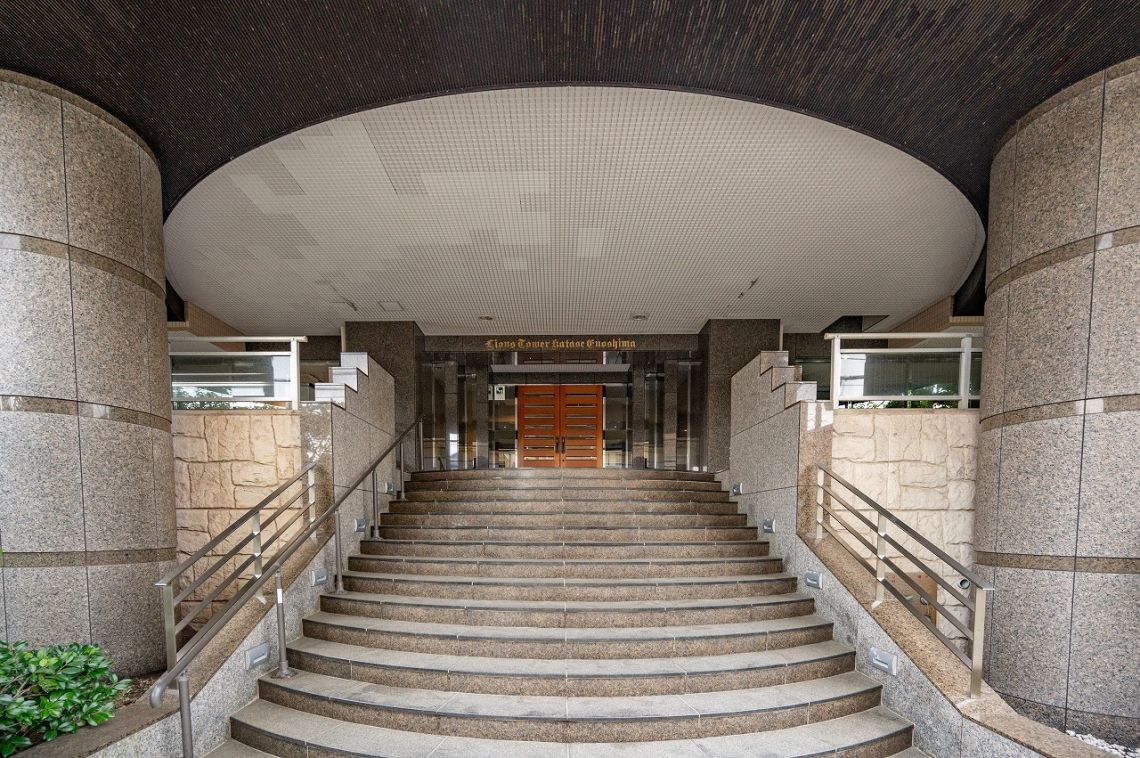 ライオンズタワー片瀬江ノ島エントランス