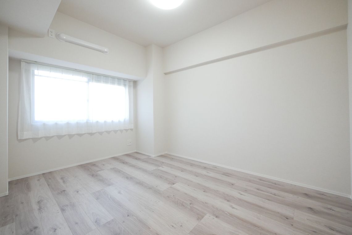 グランピアマンショングーテンハイツ空港南２居室