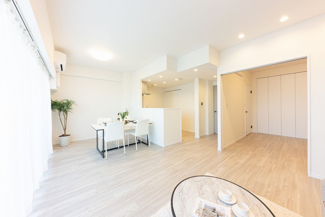 エフユニバースリビング