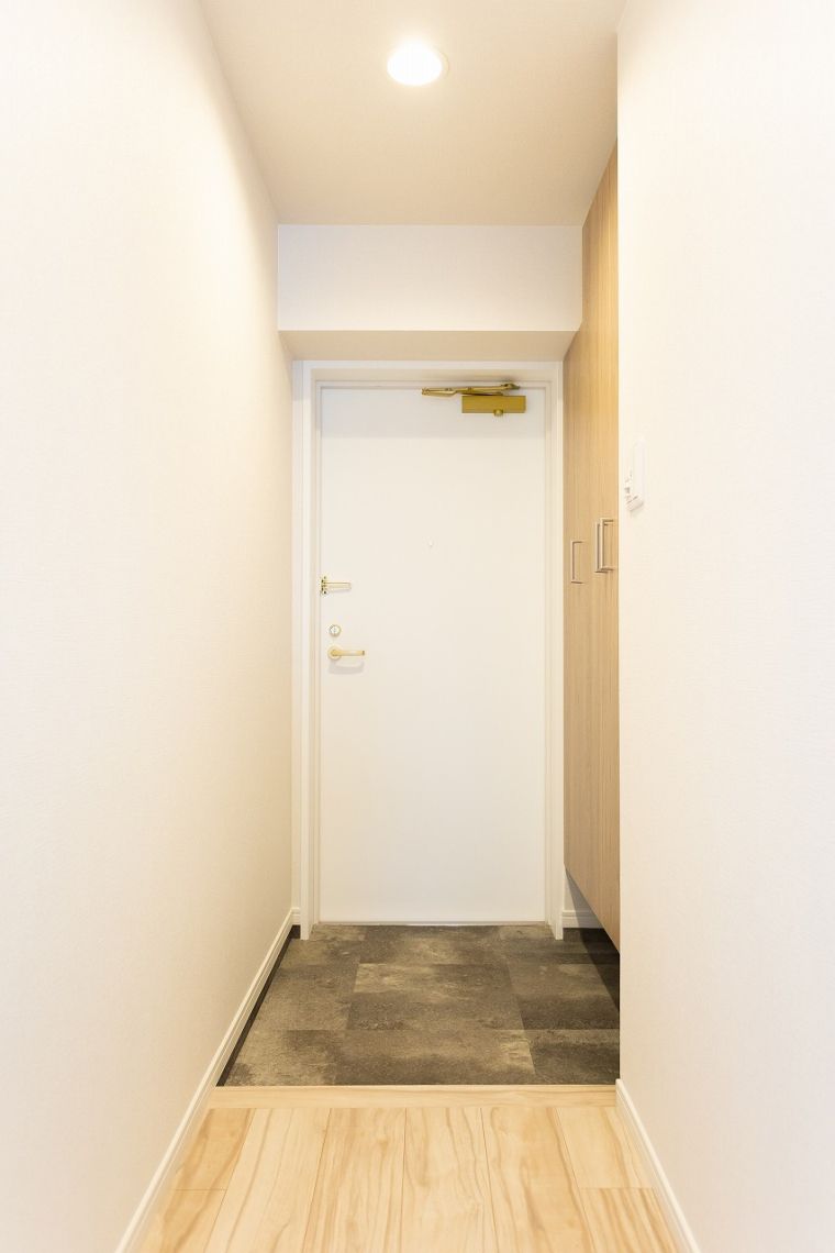 ライオンズマンション上中野玄関