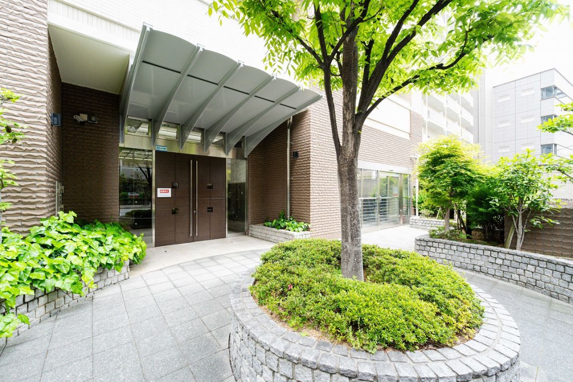 ディークラディア本町Ｗｅｓｔエントランス