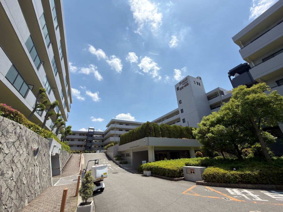 ライオンズマンション西宮高座　Ｂ棟現地外観写真