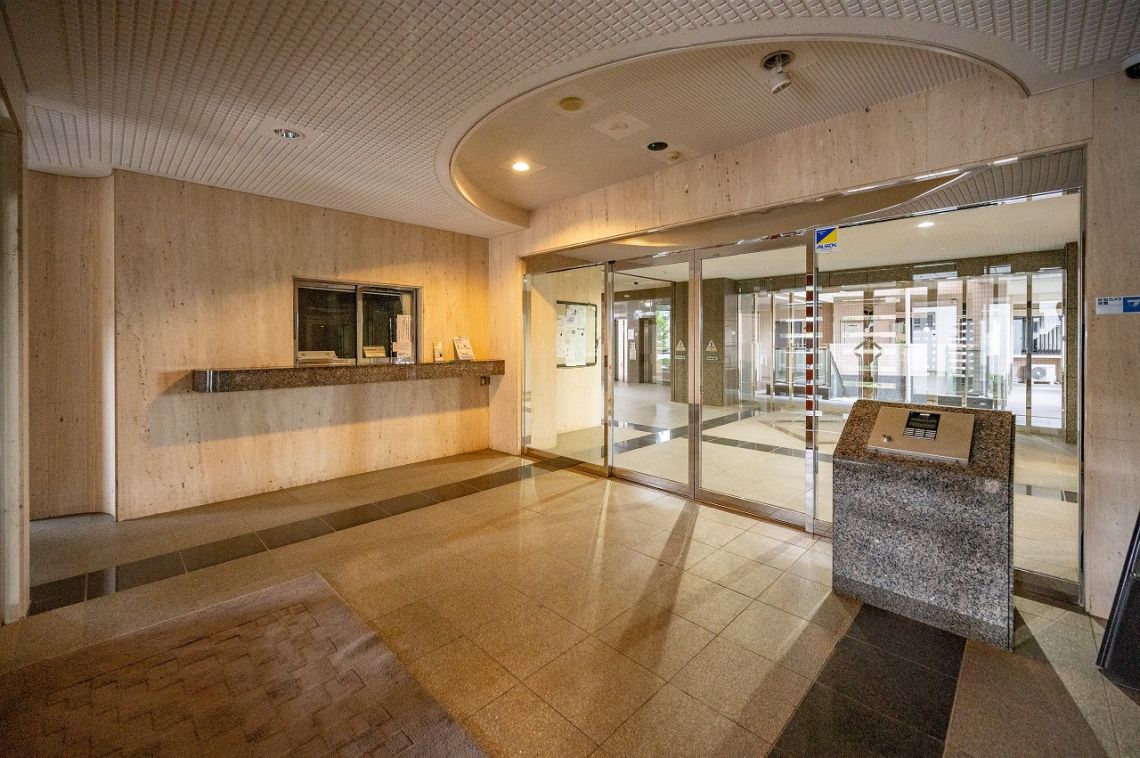 ライオンズタワー片瀬江ノ島ロビー