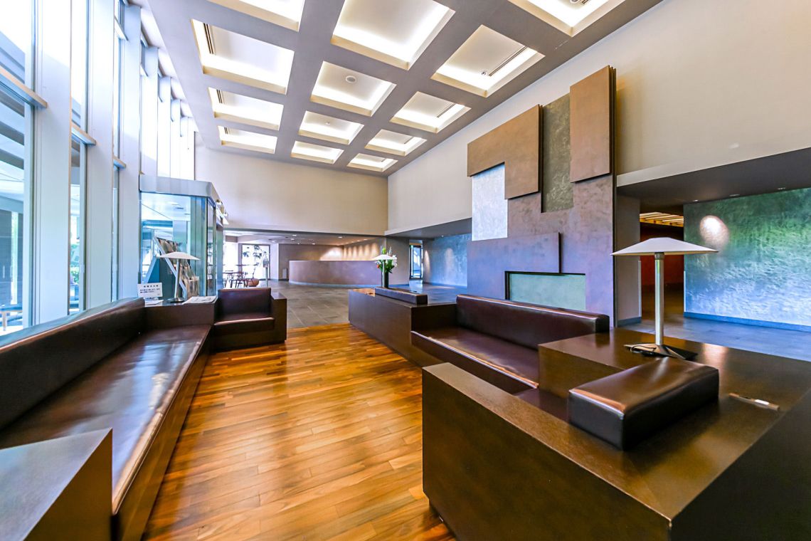 ザ・ライオンズ上野の森ロビー