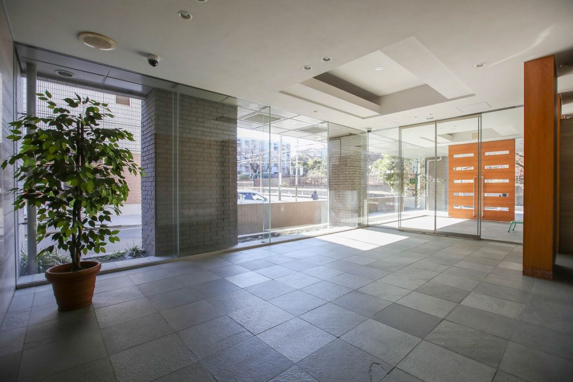 ビツグヴアン磯子汐見台ロビー