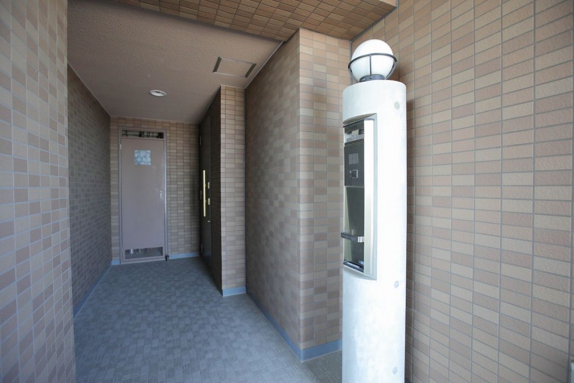 グランイーグル鹿島田３玄関