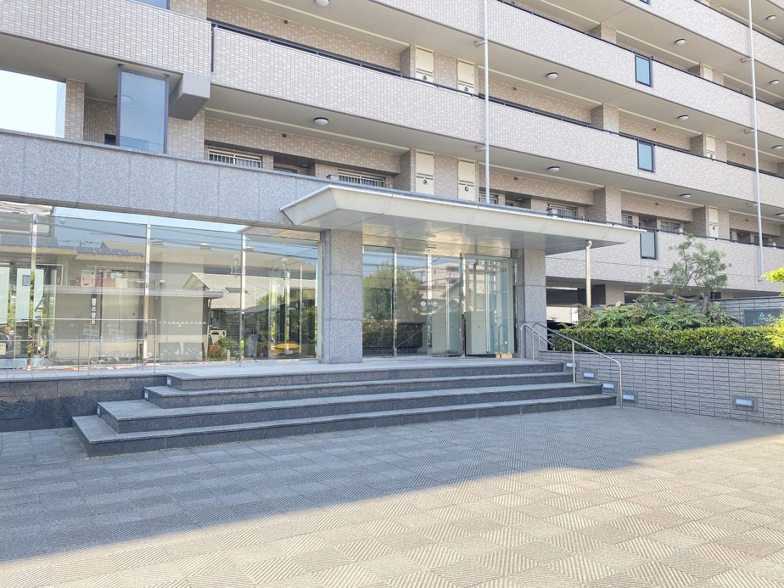 サーパス福富公園エントランス