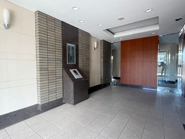 サーパス城山二番館エントランス