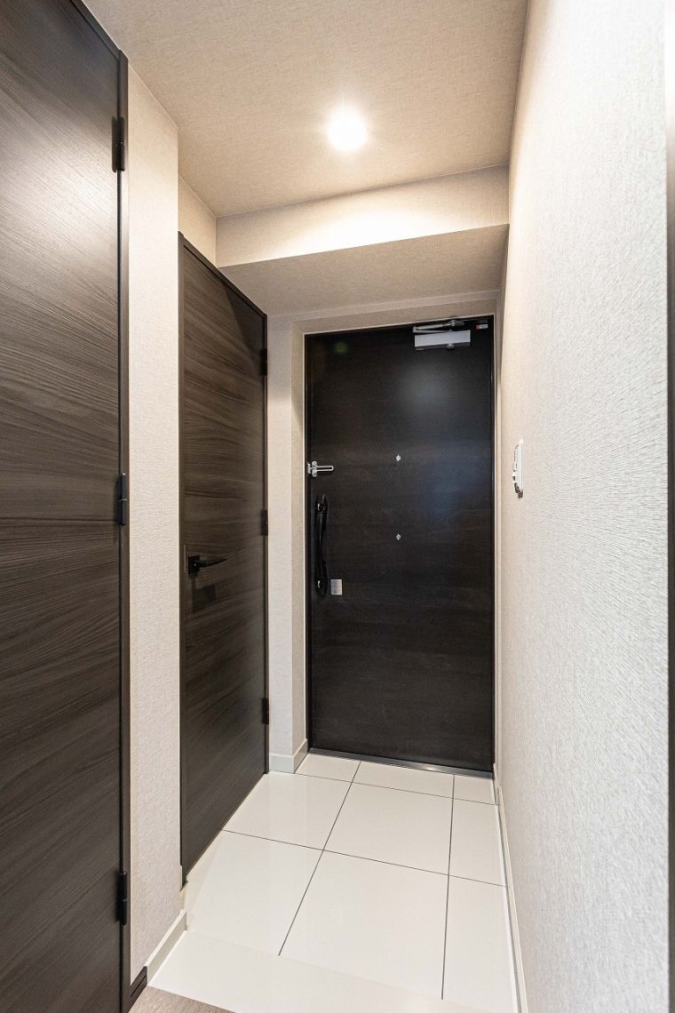 プレサンスロジェ栄パークサウス玄関