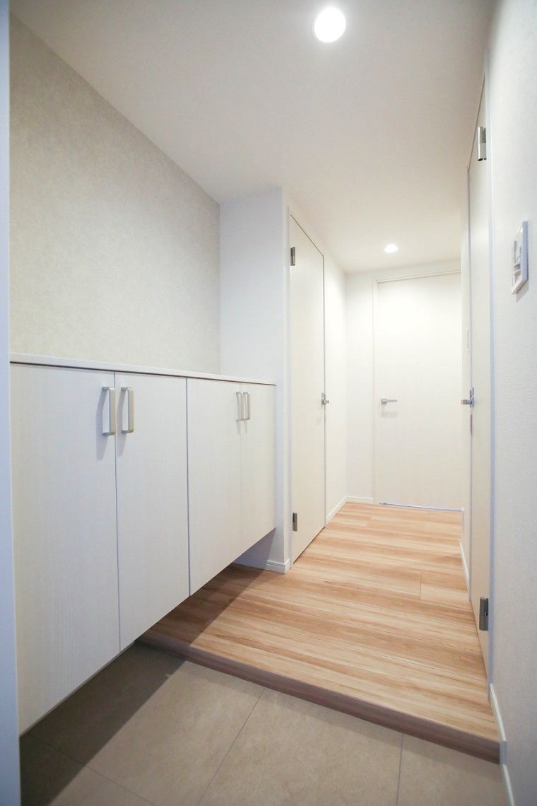 ビツグヴアン磯子汐見台玄関