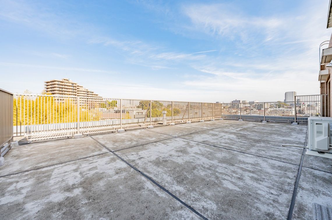 Ｔｈｅ　ＮＯＢＵＴＯ　ＨＩＬＬＳ　ＦＯＲＥＳＴ　ＣＯＵＲＴバルコニー