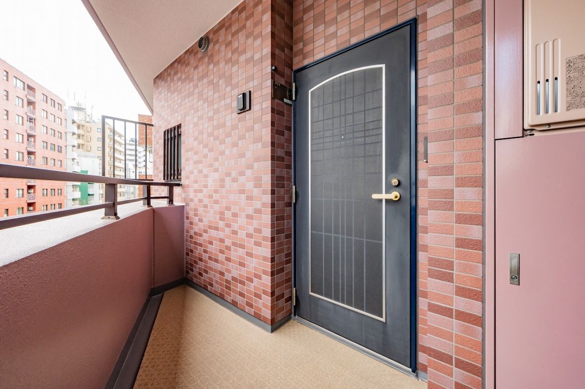 ライオンズマンション目白玄関