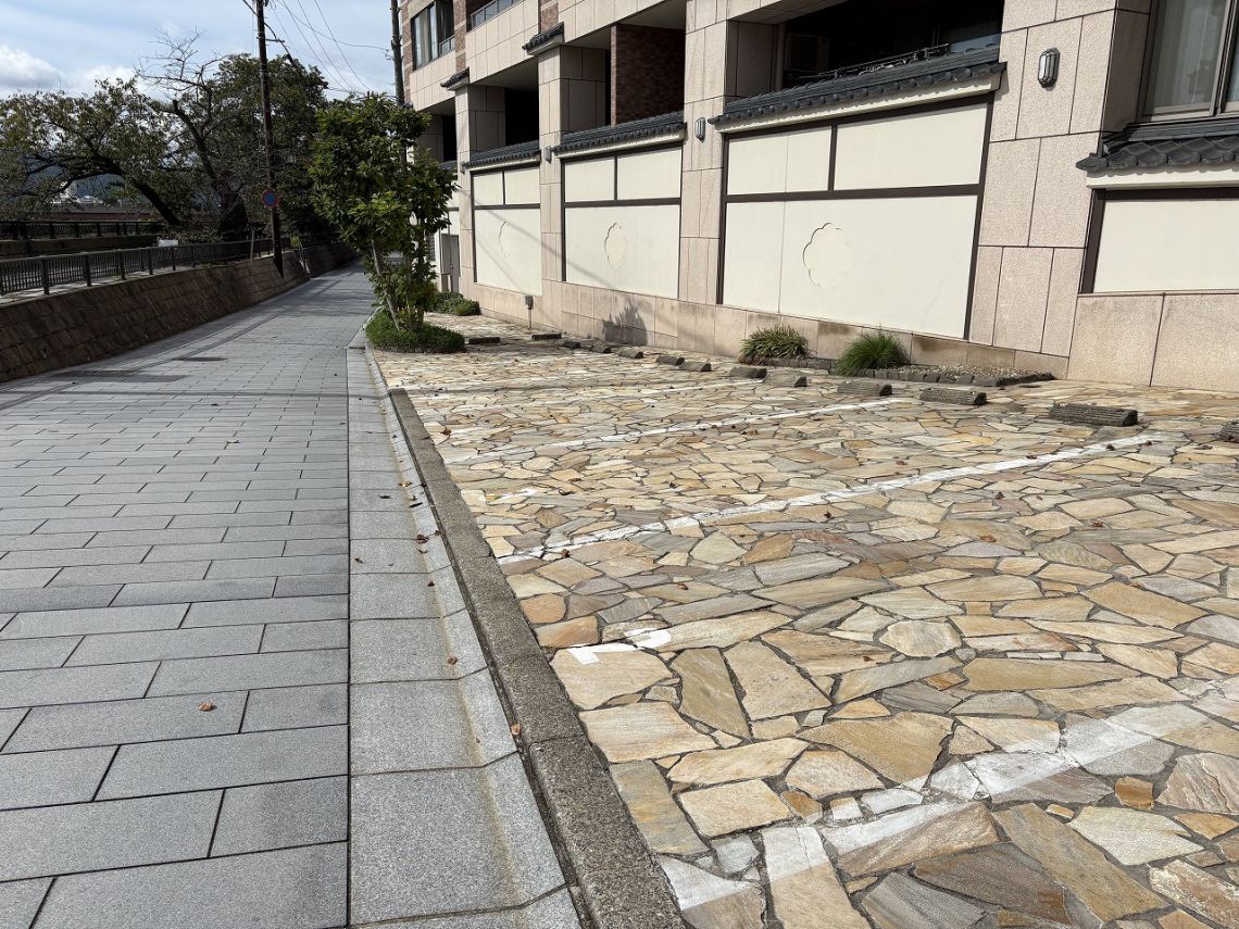 ロアール濱町桜橋駐車場
