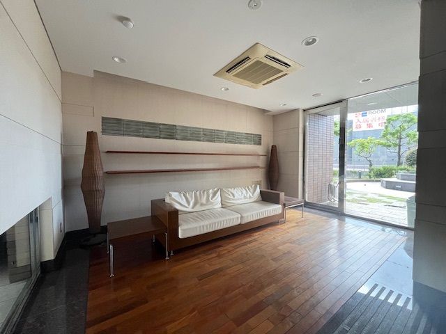 サーパス城山二番館エントランス