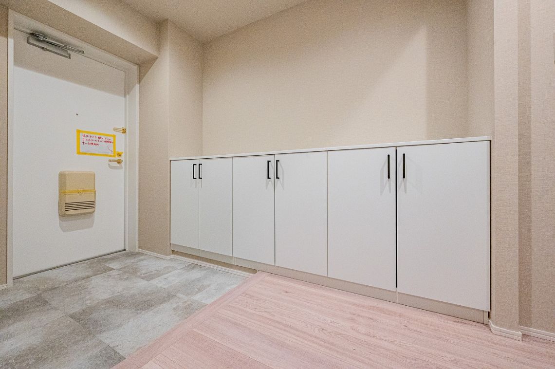 クリオ神奈川新町弐番館玄関