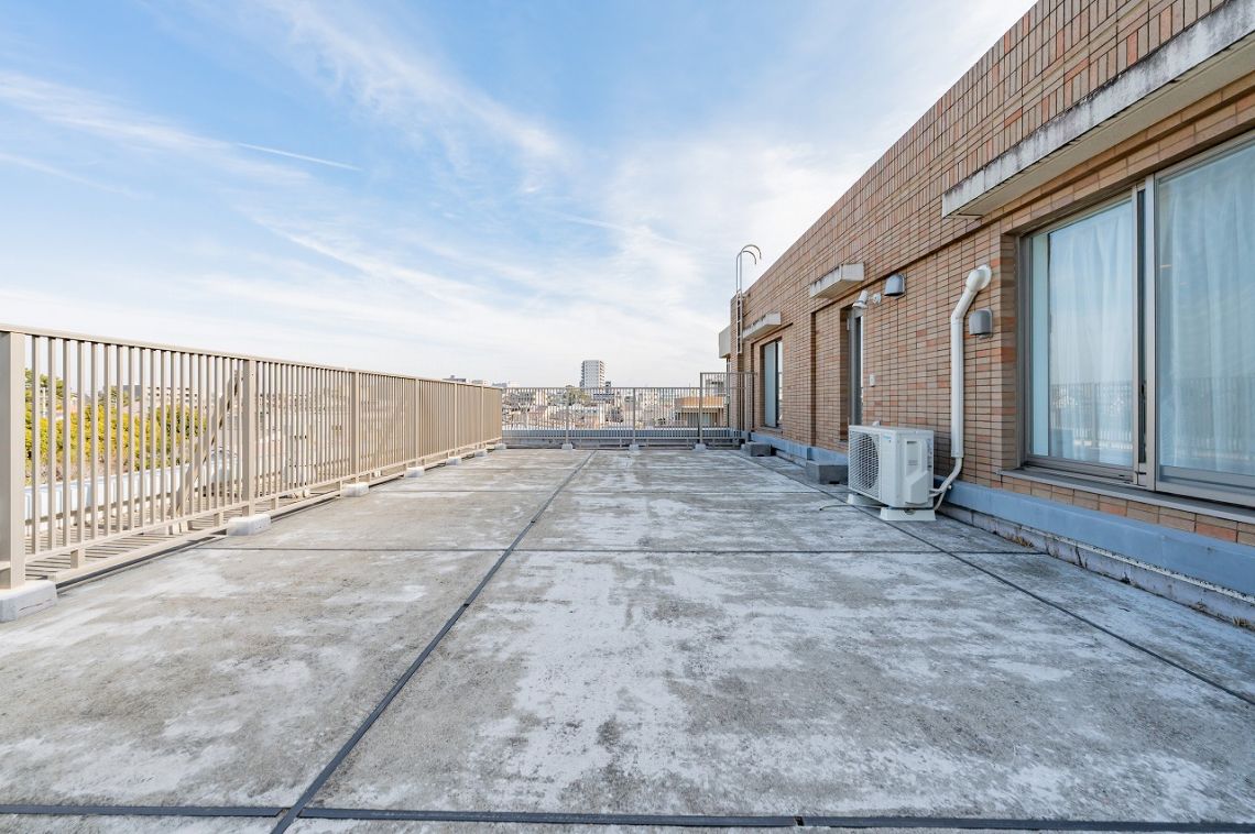 Ｔｈｅ　ＮＯＢＵＴＯ　ＨＩＬＬＳ　ＦＯＲＥＳＴ　ＣＯＵＲＴバルコニー