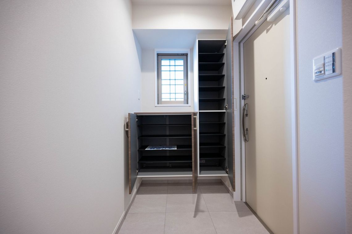 エルザタワー３２玄関