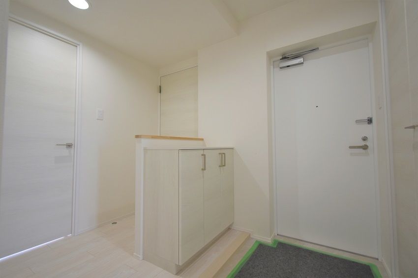 リブウェル福住玄関