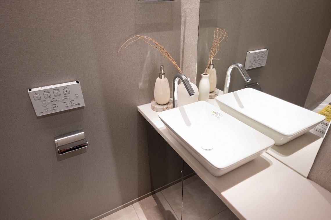 ＴＨＥ　ＴＯＷＥＲ　ＫＯＩＳＨＩＫＡＷＡトイレ